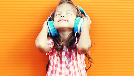 19 Podcasts All B2B Marketers Should Listen To